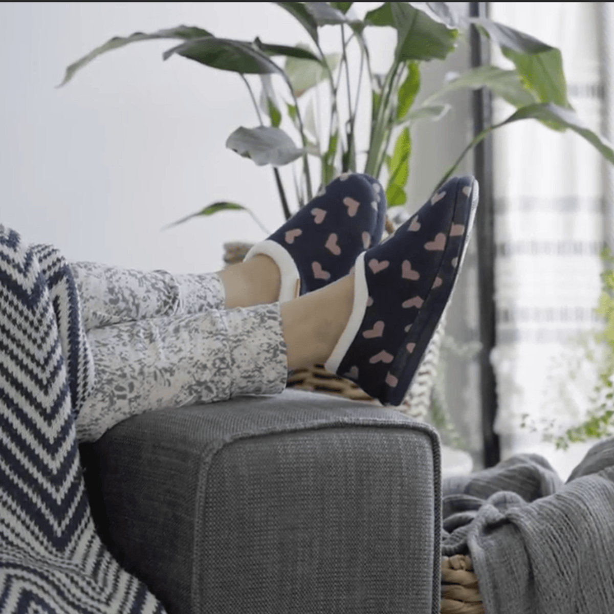 Archline Footwear Slippers Archline Arch Support Slippers Closed Back - Navy Hearts